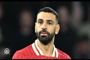 صلاح مخاطبا يويفا بشأن "بيليه فلسطين": أخبرونا كيف وأين ولماذا قُتل؟