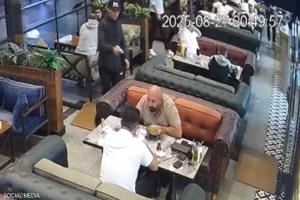  "مجهول" يطلق النار على رئيس فريق تركي سابق في مقهى