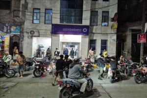 زحام أمام الصرافات في عدة مدن بعد موجة هبوط أسعار العملات الأجنبية