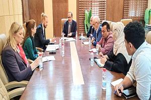 عدن وهولندا.. شراكة صحية لتعزيز خدمات الأم والطفل واستدامة القطاع الصحي