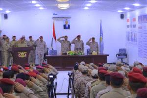 وزير الدفاع: معركتنا واحدة والخلاص من الحوثي هدف لا رجعة عنه