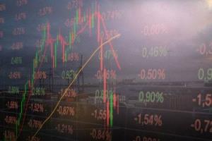 "بلانتير تهوي 20%.. وتصحيح حاد بعد تحذيرات من مبالغة في التقييم"
