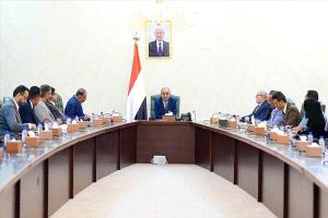عدن تواجه السيول.. الحكومة تتحرك عاجلًا لإنقاذ الأرواح وحماية المدن