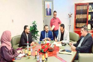 عدن تطلق مشاريع طارئة لإعادة تأهيل الطرق الاستراتيجية وحماية الشبكة من السيول والكثبان الرملية
