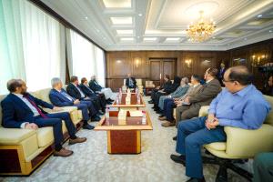 الرئيس الزُبيدي يكسر جمود القضاء في عدن.. أوامر عاجلة بفتح المحاكم واستئناف العدالة