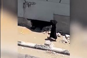 الشرطة المصرية تداهم نفق سري تحت أحد كباري القاهره وبداخله نساء وشباب وأطفال..ماذا كانوا يفعلون ؟