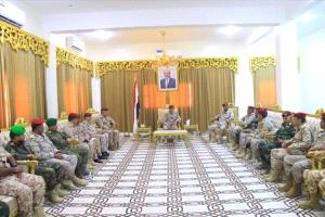 وزير الدفاع يثمّن جهود محور الغيضة لمواجهة تهريب الأسلحة وحماية البوابة الشرقية
