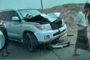 أبين.. بيان أمني يكشف تفاصيل حادث مروري أودى بحياة مواطن وأطفاله الأربعة