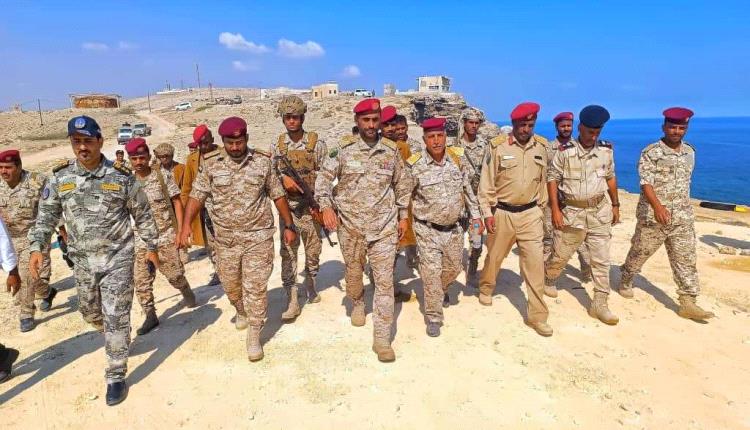 قائد محور الغيضة يشدد على جاهزية الوحدات البحرية لحماية السواحل والممرات البحرية