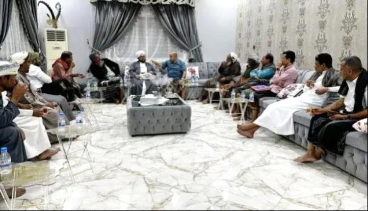 محافظ حضرموت يعلن اتفاقًا أوليًا مع حلف القبائل لتهدئة الوادي وتعزيز الأمن الاجتماعي
