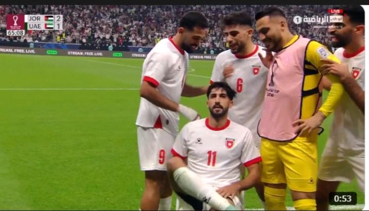 احتفال الكرسي.. يزن النعيمات يشعل مدرجات استاد البيت