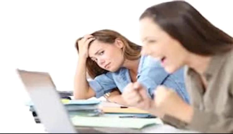 6 علامات تكشف أن شخصا ما يغار منك دون أن يتكلم.. احذر