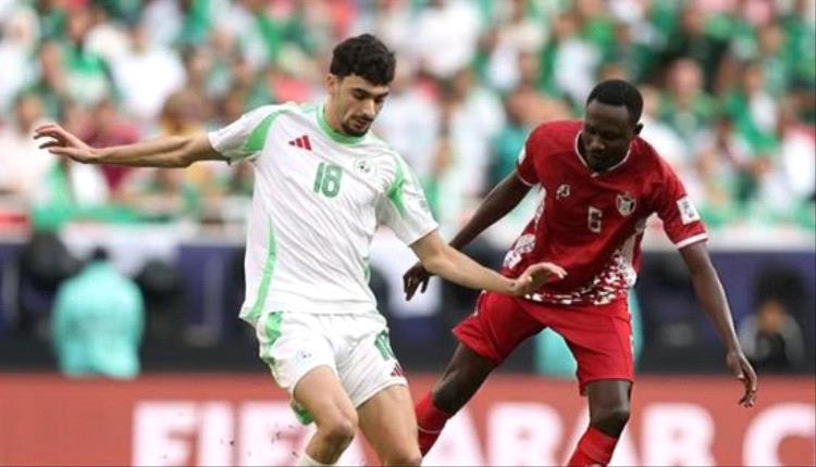 الجزائر تتألق بثلاثية في الشوط الأول ضد البحرين بكأس العرب