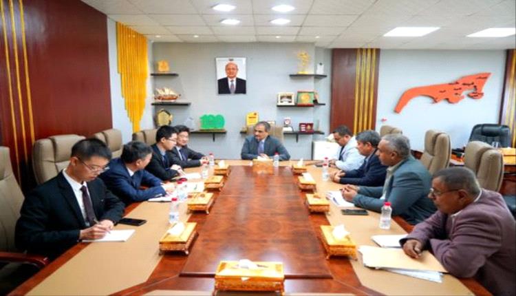 عدن وبكين تعززان الشراكة: لملس يبحث دعم التنمية مع السفير الصيني
