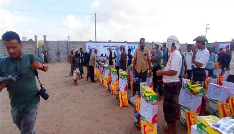 سلال نجاة من السيول.. مساعدات عاجلة لأسر عدن ولحج