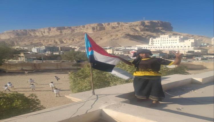 رايات الجنوب فوق مقاعد الدراسة: مدارس وادي حضرموت تتحول لساحات رمزية للاستقلال