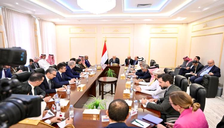 فشل العليمي في انتزاع إدانة للانتقالي… والسفراء يرفضون التدخل في الشأن الداخلي