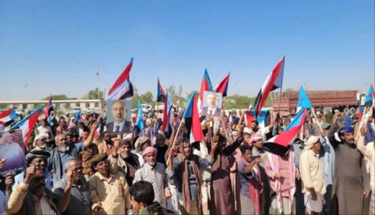 أبناء وادي حضرموت يدعمون الجنوب بمظاهرة شعبية