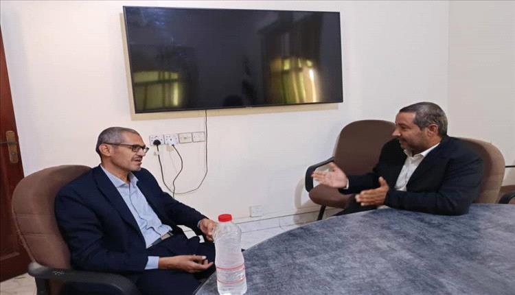 الوحدة التنفيذية تبحث تراجع الدعم وتؤكد استمرار رعاية النازحين في حضرموت