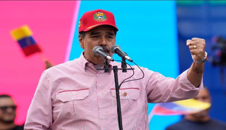 عاجل | مادورو يصف احتجاز الولايات المتحدة لناقلة نفط فنزويلية بأنه "قرصنة بحرية"