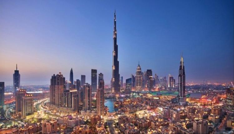 الإمارات تنمو 4.8% في 2025 بدفع من القطاعات غير النفطية