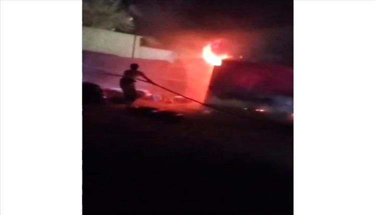 الدفاع المدني في شبوة يوقف حريقًا قبل أن يلتهم منزلًا"