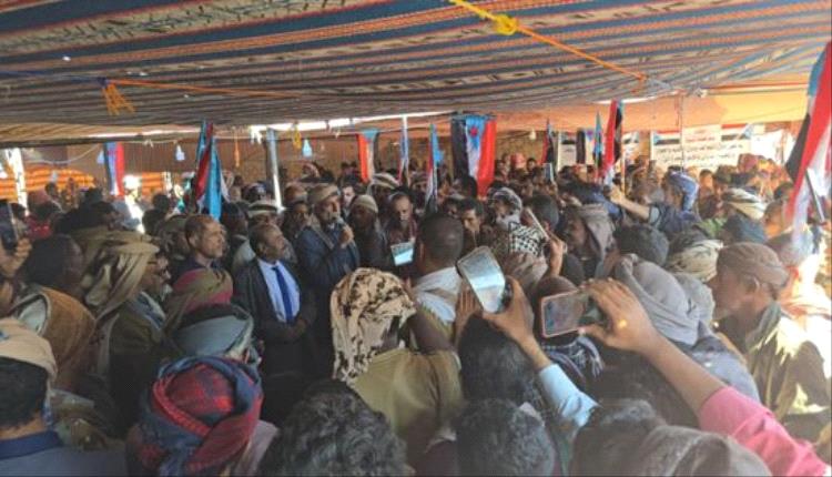 توافد أبناء الصعيد لمخيم الاعتصام في شبوة