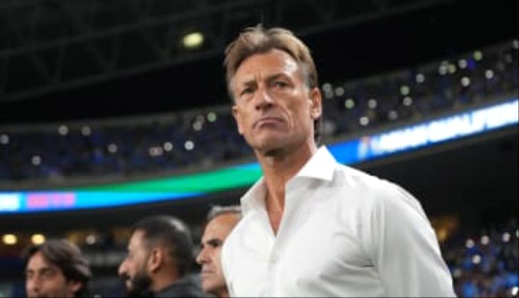 عاجل.. مطالبات إعلامية وجماهيرية سعودية بإقالة رينارد.. هل يرحل عن الأخضر؟