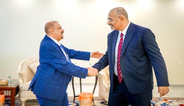 الرئيس الزُبيدي والشيخ البركاني يناقشان تعزيز الأمن والاستقرار وجاهزية القوات لتحرير المناطق الخاضعة للحوثي