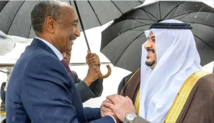 رئيس مجلس السيادة السوداني يصل الرياض تلبية للمبادرة السعودية للسلام