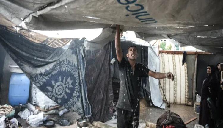 غزة تغرق.. مليون نازح بلا مأوى بعد سيول مدمرة