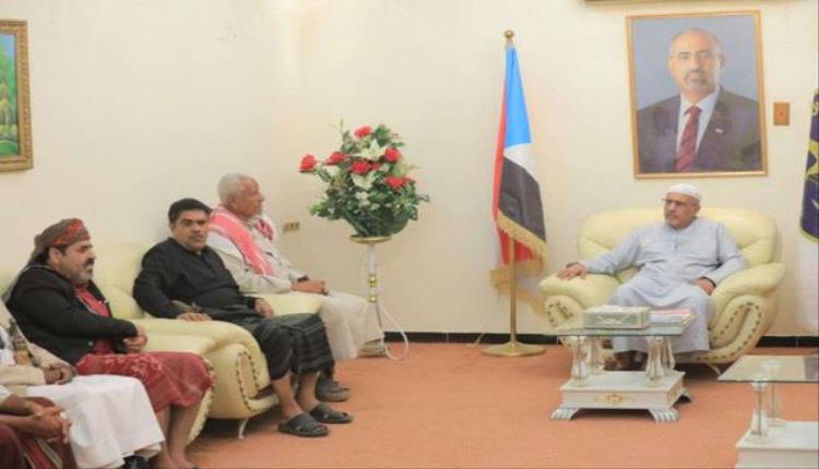 الكثيري: قرار مرتقب بمنع حمل السلاح وإغلاق أسواقه في حضرموت لتعزيز الأمن