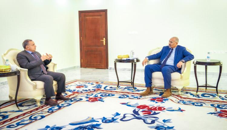 الرئيس الزُبيدي يؤكد دعم تطوير جامعة عدن والارتقاء بالعملية التعليمية