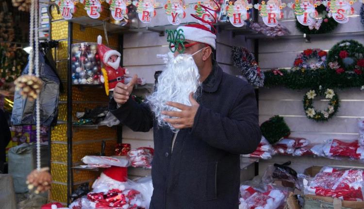 بغداد تتزين للعام الجديد: سوق الشورجة يحتفل بروح الميلاد