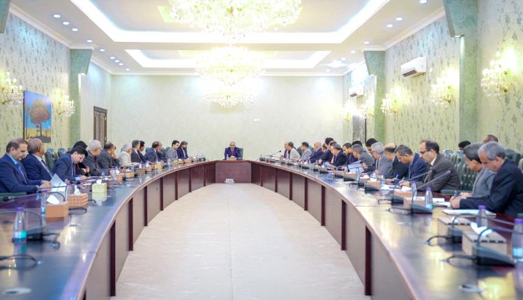 الرئيس الزُبيدي يقود مرحلة الترميم.. إصلاح اقتصادي وتشديد إداري لتثبيت الاستقرار في الجنوب