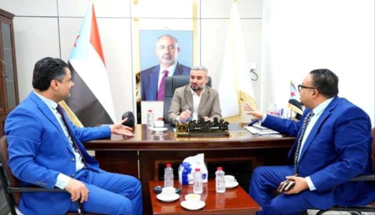 عبدالعزيز الشيخ يثمّن موقف وزارة الإعلام والثقافة في دعم قضية الجنوب