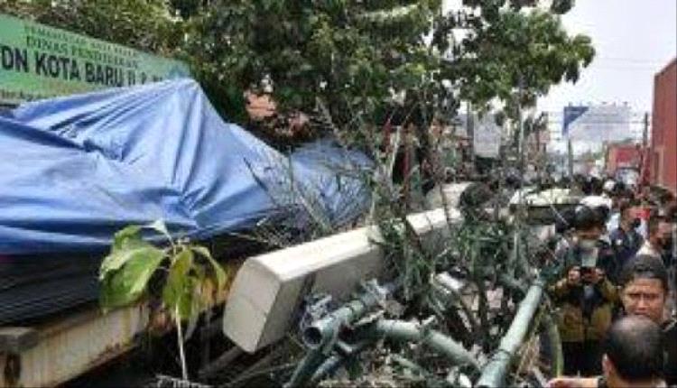 سرعة قاتلة على طريق جاوة: حافلة تنقلب وتحصد الأرواح