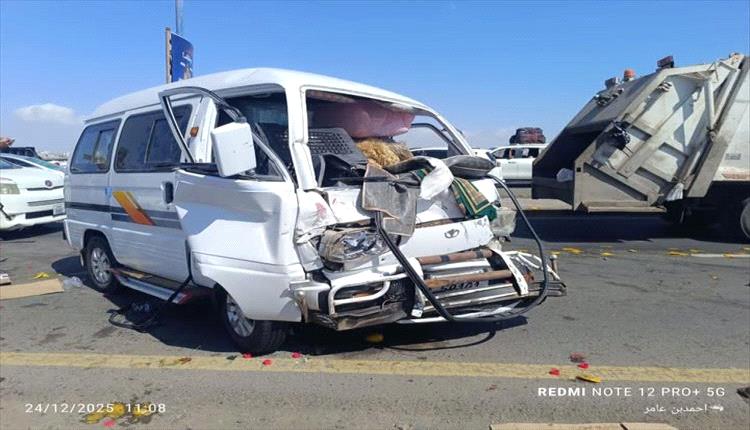 حادث مروري على خط الجسر بعدن يسبب أضراراً لدراجة نارية