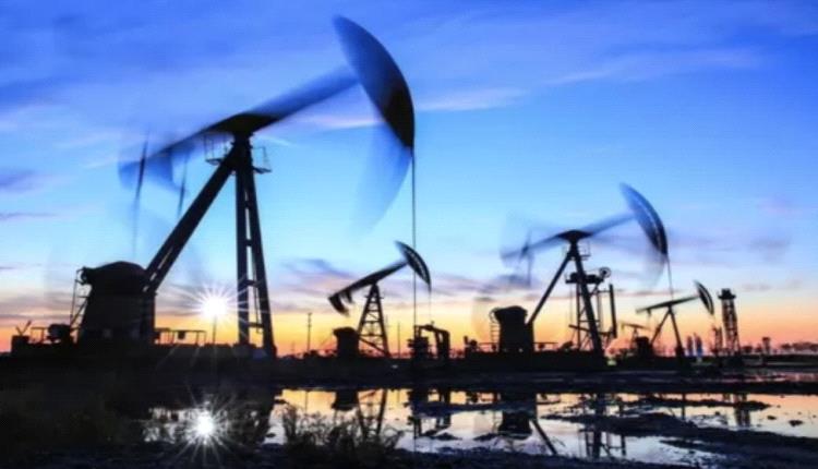 أسعار النفط تسجل أسوأ أداء سنوي منذ عام 2020
