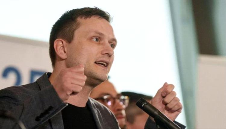 رئيس وزراء غرينلاند يعبّر عن حزنه بعد تصريحات ترامب حول الجزيرة