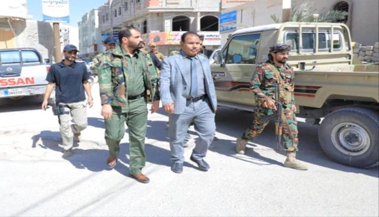 وكيل حضرموت يتفقد الأجهزة الأمنية ويشدد على سرعة إنجاز القضايا وخدمة المواطنين