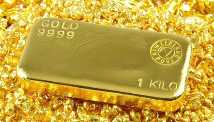 الذهب يتجاوز 4500 دولار ويقفز بالفضة إلى ذروات تاريخية