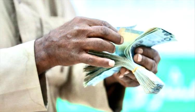 الريال اليمني بين العقوبات وصدمات النقد الدولي: هل يعود للانهيار؟