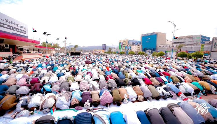 أبناء عدن يدعون لصلاة جمعة موحدة تحت شعار "الجنوب العربي لكل أبنائه"