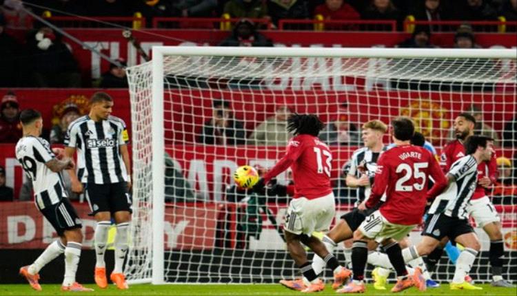 دورغو يوقّع عودة الشياطين الحمر