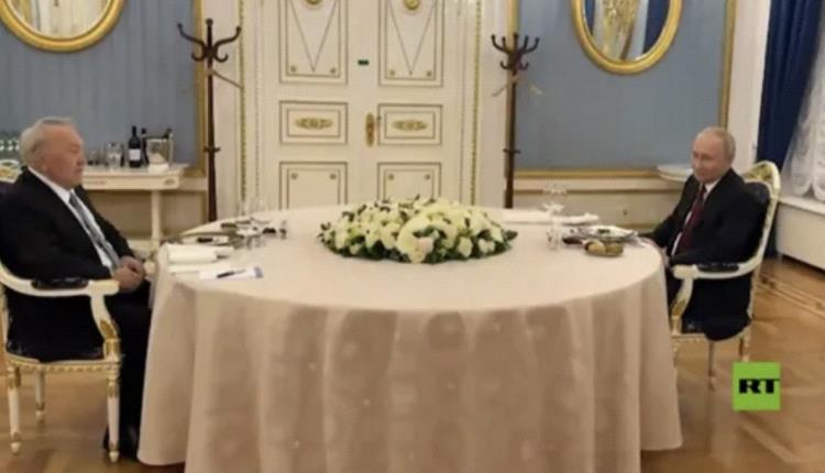 الرئيس الروسي يلتقي نظيره الكازاخستاني السابق في الكرملين
