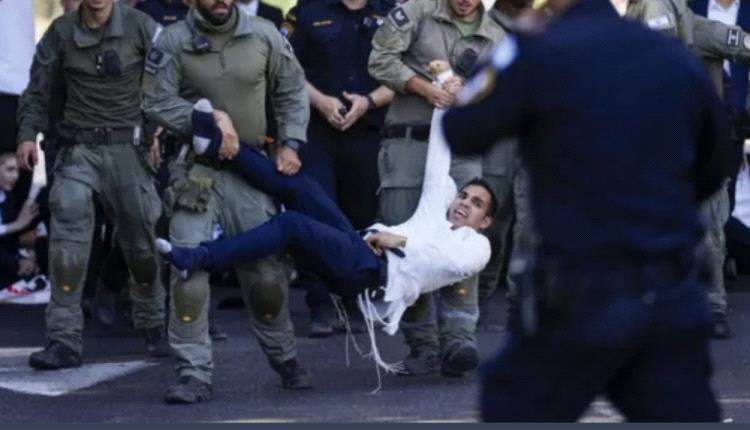 الشرطة الإسرائيلية تعتقل متظاهرين من الحريديم ضد قانون التجنيد


