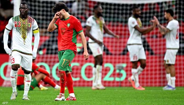 التعادل مع مالي يشعل موجة غضب.. وانتقادات لاختيارات الركراكي