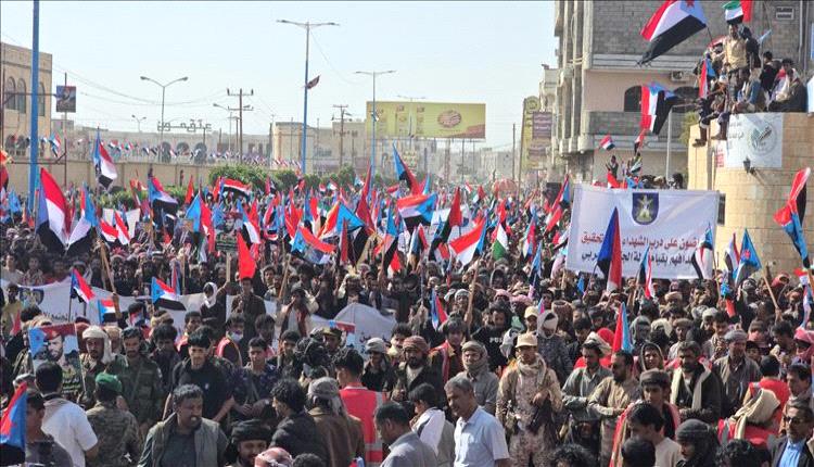 توافد شعبي ضخم في شبوة للمطالبة بدولة الجنوب
