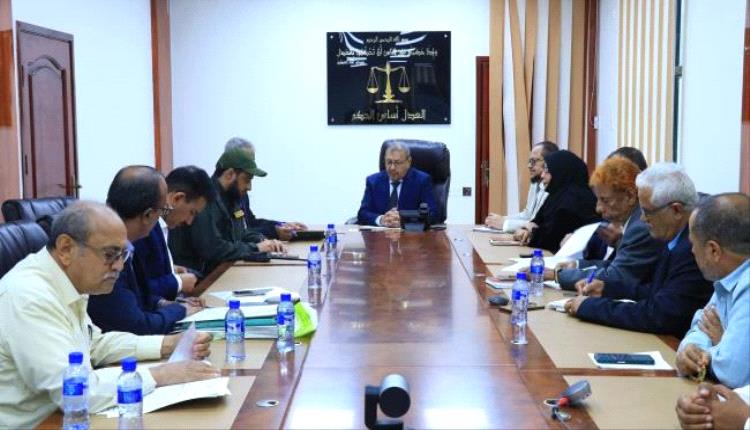 رئيس القضاء يبحث مع قيادات لحج تعزيز العدالة وحماية الأراضي